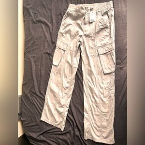 H&M Light Grey Cargos!! XS ☺️ Good for my thin girlies! Brand New ☀️☀️